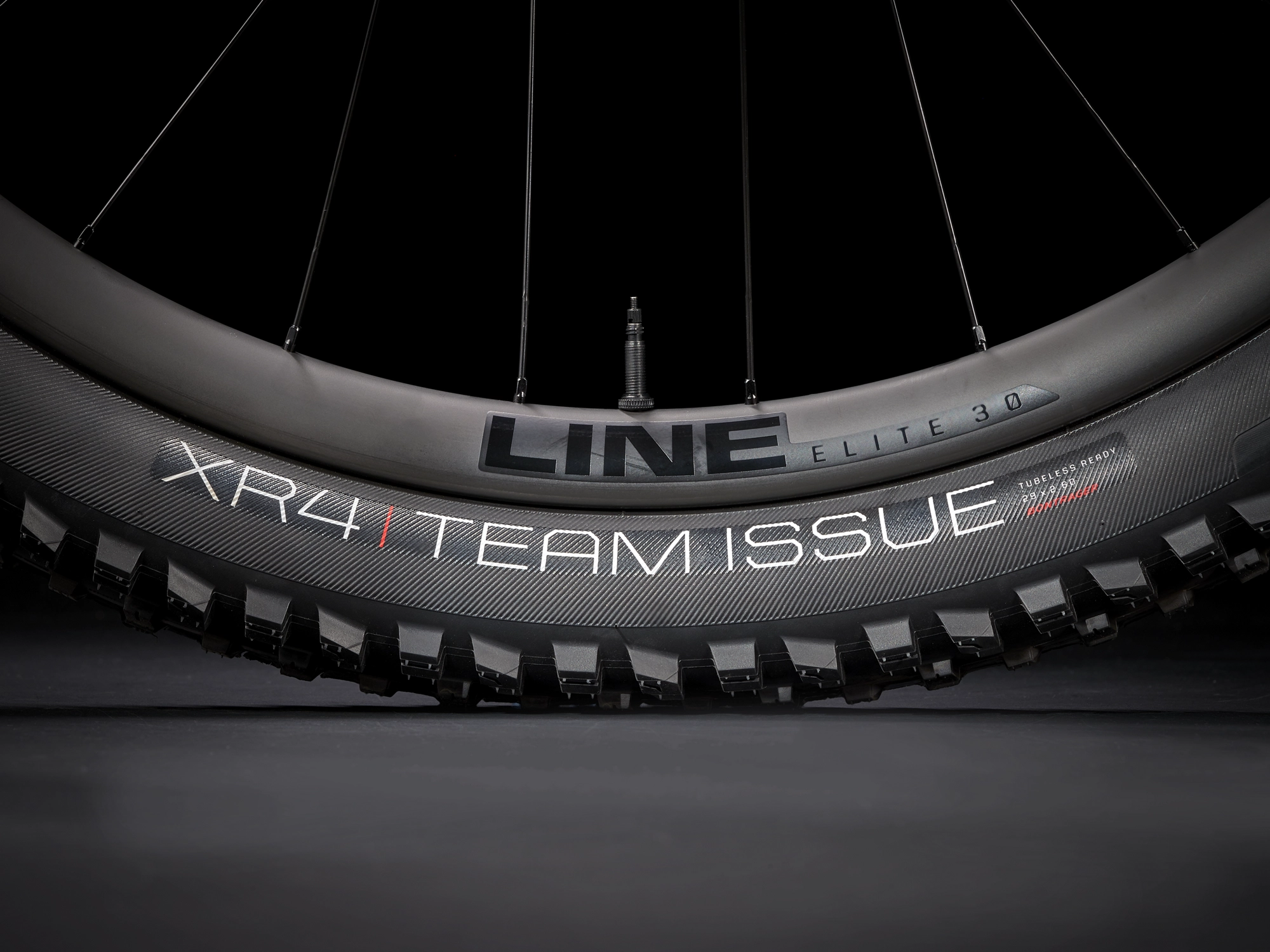 Trek Fuel EX 9.8 GX XS 27.5 Lithium Grey/Factory Orange - WERKSTATT17 Bikeshop 12 Trek Fuel EX 9.8 GX XS 27.5 Lithium Grey/Factory Orange - WERKSTATT17 Bikeshop – Bild 10