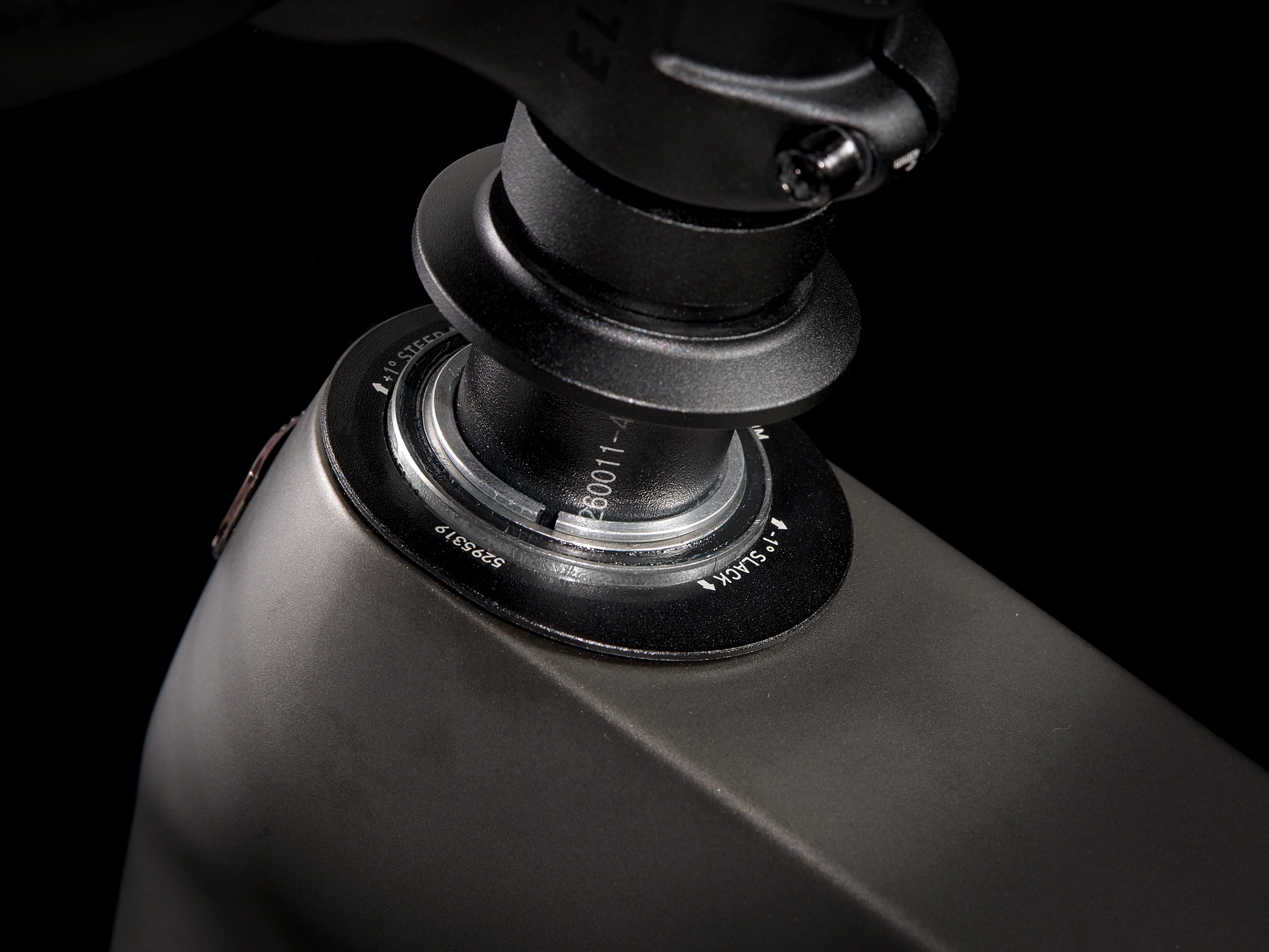 Trek Fuel EX 9.9 XX1 AXS M 29 Mulsanne Blue - WERKSTATT17 Bikeshop 12 Trek Fuel EX 9.9 XX1 AXS M 29 Mulsanne Blue - WERKSTATT17 Bikeshop – Bild 10