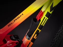 Trek Slash 9.8 XT ML 29 Radioactive Coral To Yellow Fad - WERKSTATT17 Bikeshop -Trek Slash98XT 22 35388 C Alt3
