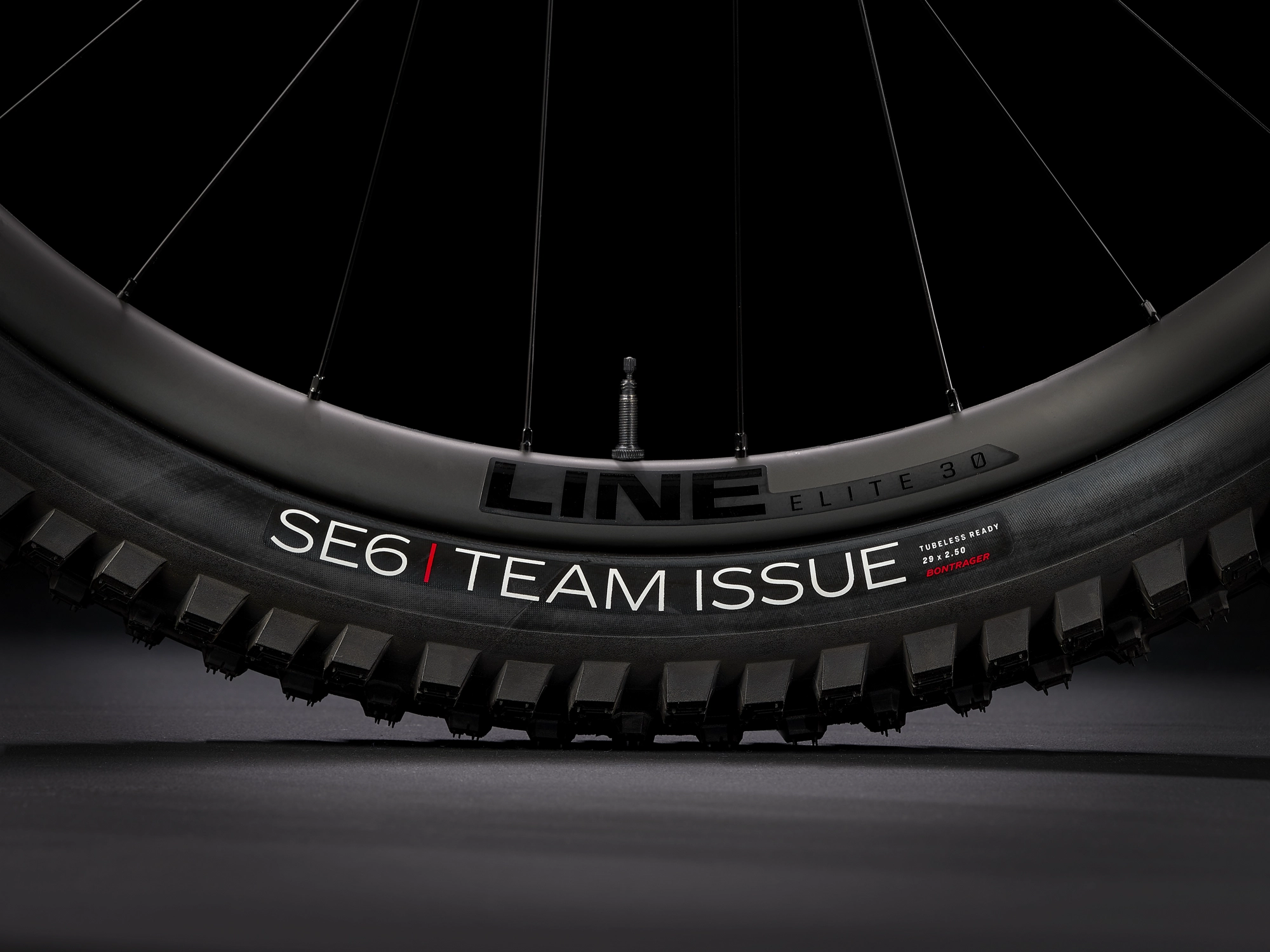 Trek Slash 9.8 XT XL 29 Satin Baja Yellow - WERKSTATT17 Bikeshop 8 Trek Slash 9.8 XT XL 29 Satin Baja Yellow - WERKSTATT17 Bikeshop – Bild 6