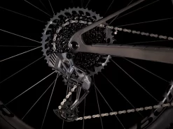 Trek Supercaliber 9.8 GX AXS L Matte Carbon/Gloss Trek - WERKSTATT17 Bikeshop 16 Trek Supercaliber 9.8 GX AXS L Matte Carbon/Gloss Trek - WERKSTATT17 Bikeshop -Trek Supercaliber98GXAXS 23 37039 A Alt3