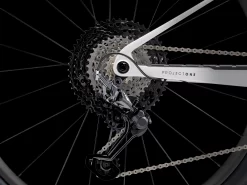 Trek Supercaliber 9.9 XTR XL Trek White/Gravel - WERKSTATT17 Bikeshop 16 Trek Supercaliber 9.9 XTR XL Trek White/Gravel - WERKSTATT17 Bikeshop -Trek Supercaliber99XTR 23 37040 C Alt3