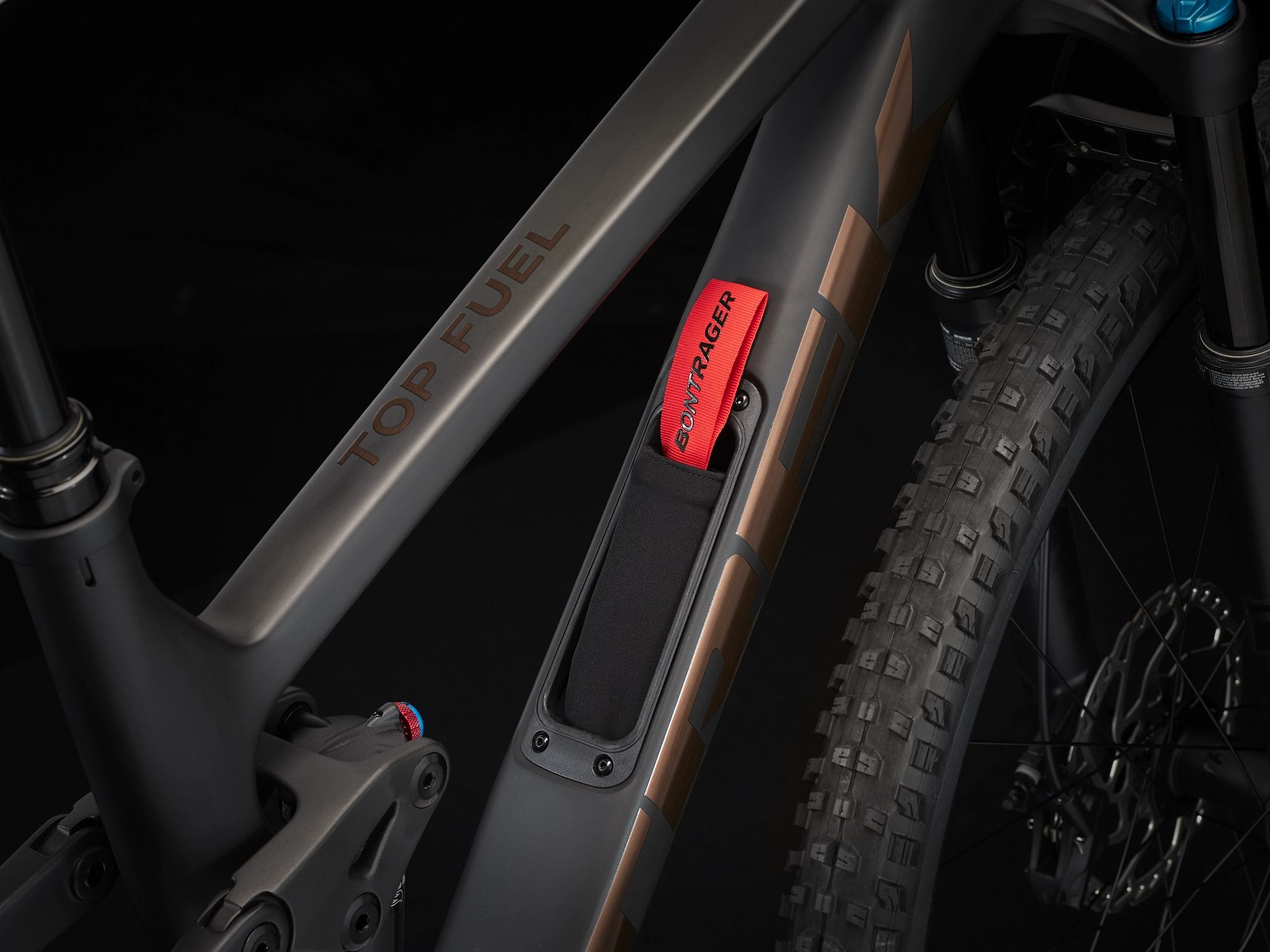 Trek Top Fuel 9.7 SLX/XT S Matte Raw Carbon - WERKSTATT17 Bikeshop 4 Trek Top Fuel 9.7 SLX/XT S Matte Raw Carbon - WERKSTATT17 Bikeshop – Bild 2