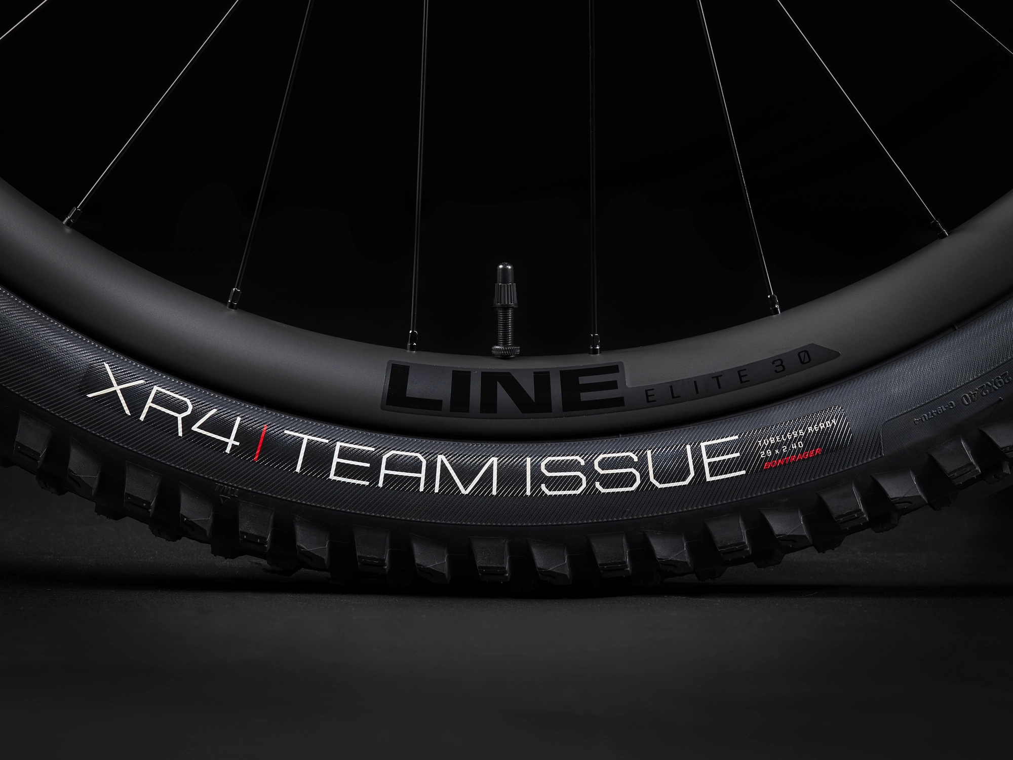 Trek Top Fuel 9.8 GX AXS S Matte Raw Carbon - WERKSTATT17 Bikeshop 8 Trek Top Fuel 9.8 GX AXS S Matte Raw Carbon - WERKSTATT17 Bikeshop – Bild 6