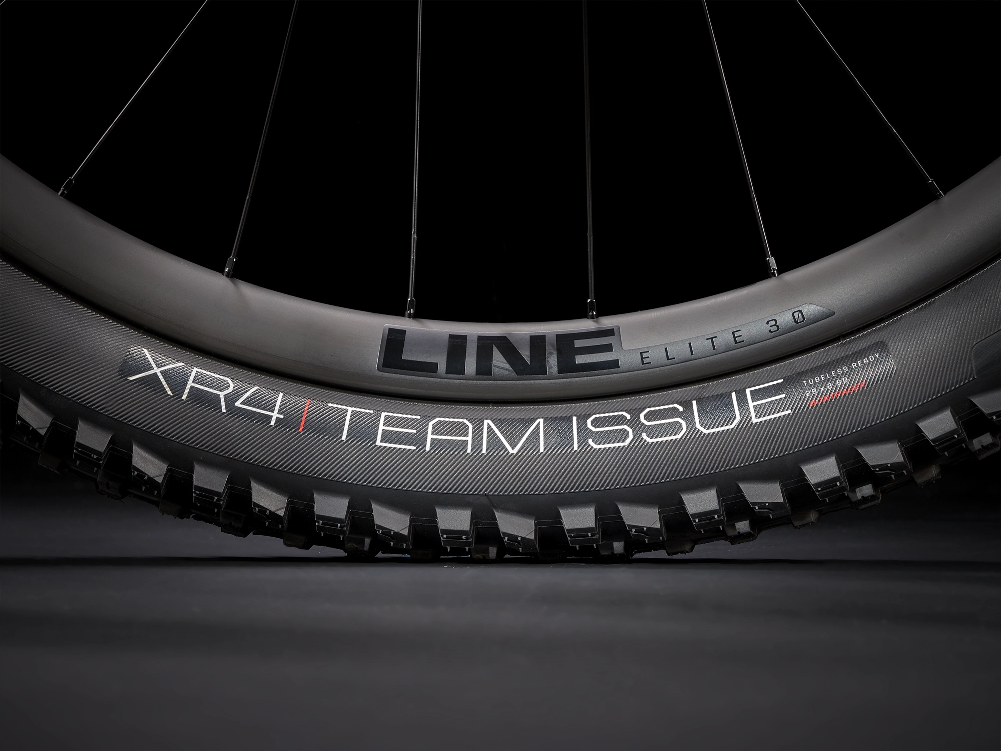 Trek Top Fuel 9.8 XT S Marigold To Red To Purple Abyss - WERKSTATT17 Bikeshop 8 Trek Top Fuel 9.8 XT S Marigold To Red To Purple Abyss - WERKSTATT17 Bikeshop – Bild 6