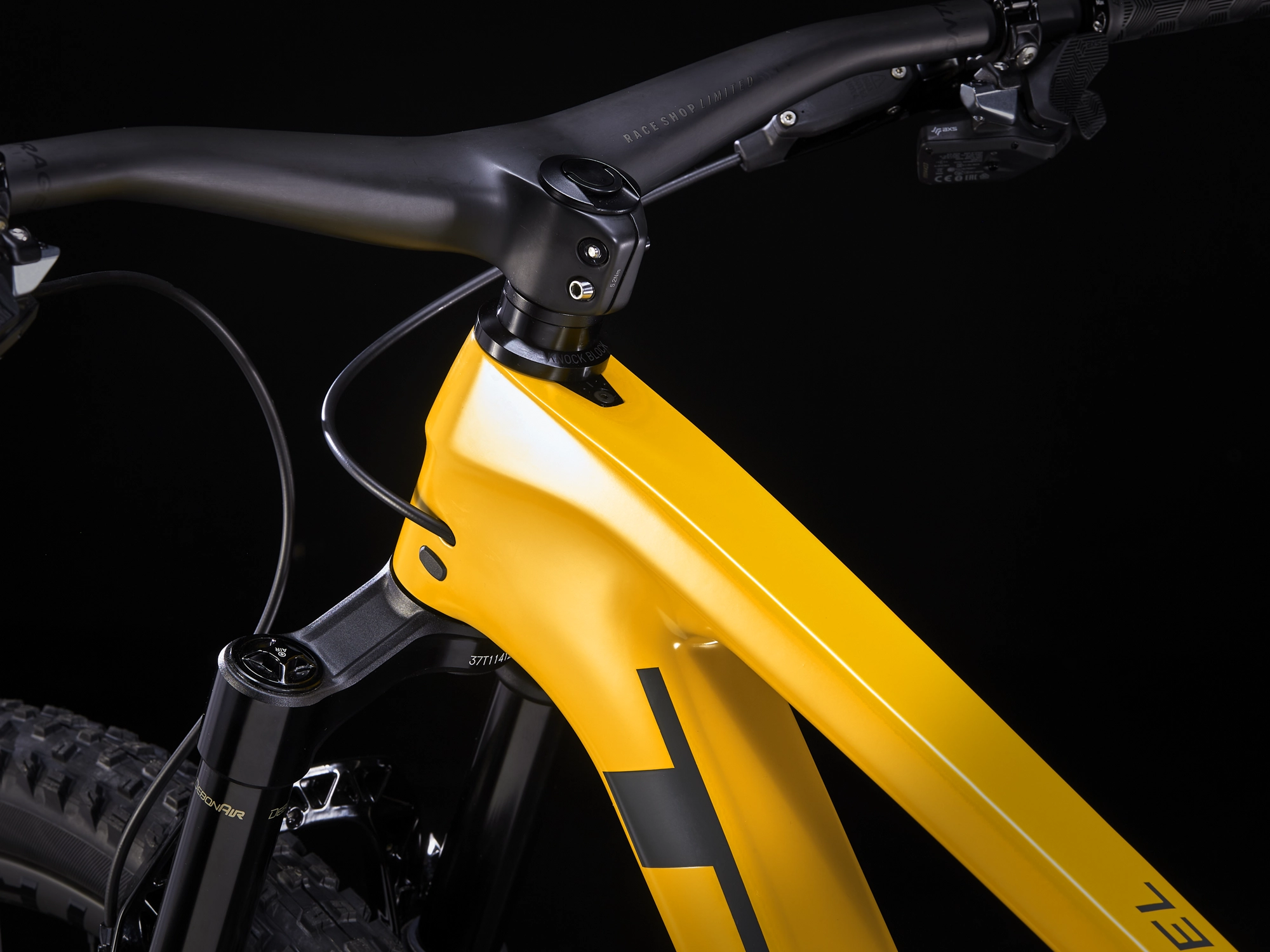 Trek Top Fuel 9.9 XX1 AXS XL Satin Baja Yellow - WERKSTATT17 Bikeshop 5 Trek Top Fuel 9.9 XX1 AXS XL Satin Baja Yellow - WERKSTATT17 Bikeshop – Bild 3