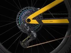 Trek Top Fuel 9.9 XX1 AXS XL Satin Baja Yellow - WERKSTATT17 Bikeshop 15 Trek Top Fuel 9.9 XX1 AXS XL Satin Baja Yellow - WERKSTATT17 Bikeshop -Trek TopFuel99XX1AXS 23 37070 C Alt3
